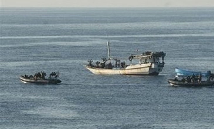 Four journalists investigating Somalian pirates abducted from port city in Puntland state