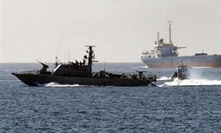 Israel expels Gaza aid ship crew; journalists assaulted by navy, equipment confiscated
