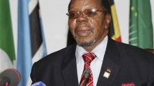 Malawi president threatens to close down newspapers that “lie”